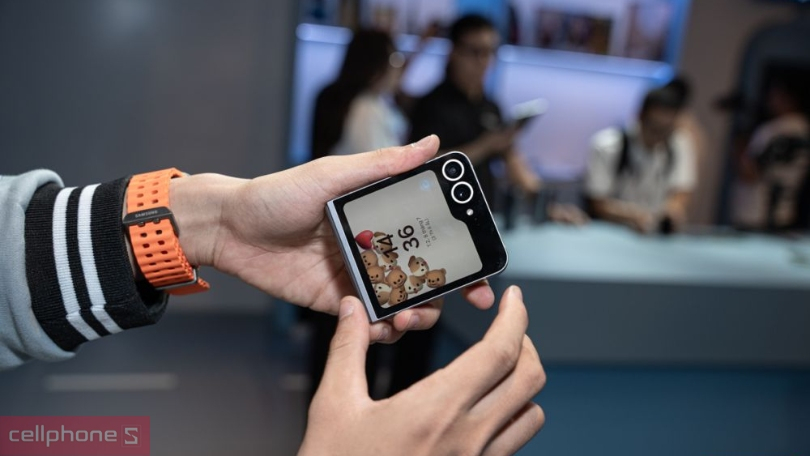 Có nên mua Samsung Z Flip 6 cũ?