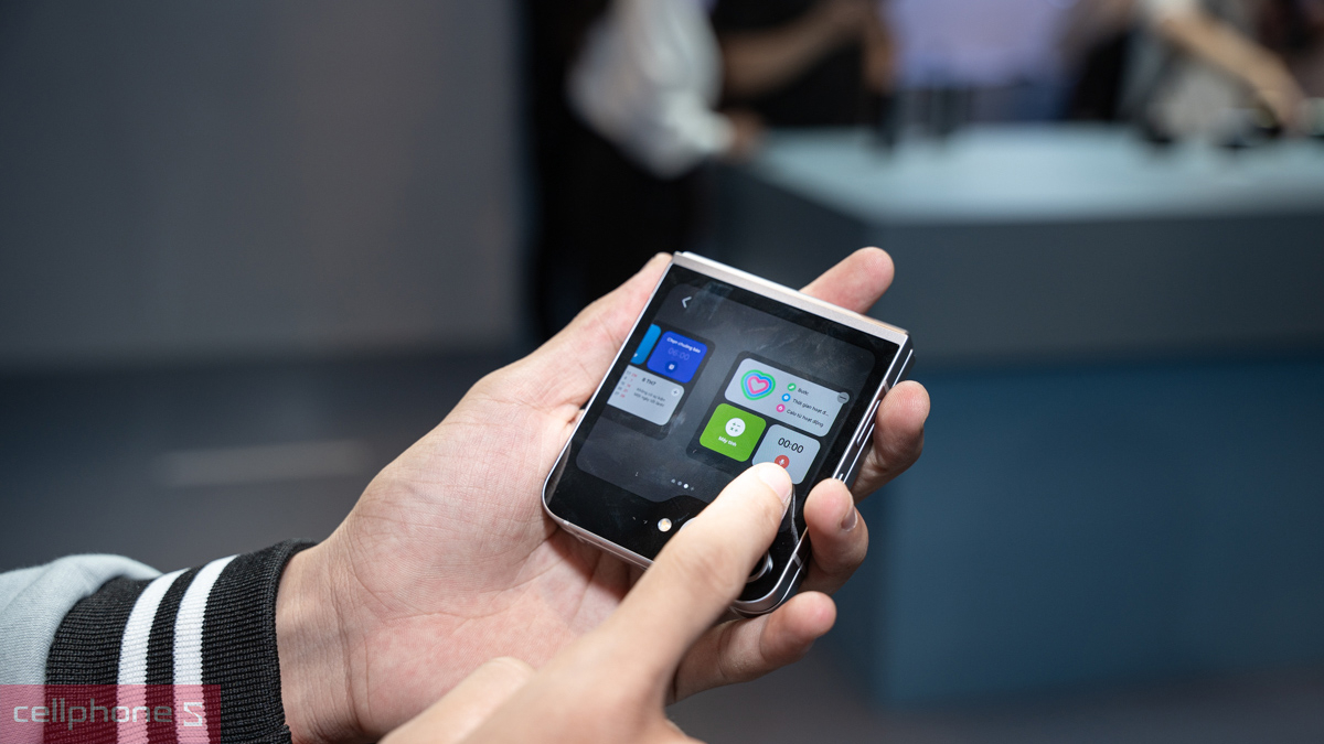 Samsung Galaxy Z Flip mới có hỗ trợ 5G không