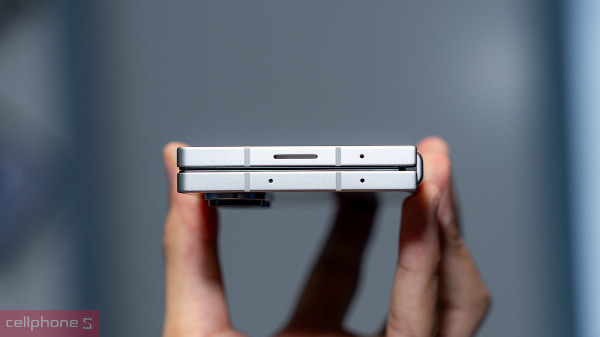 Samsung Z Fold mới có hỗ trợ eSIM không?