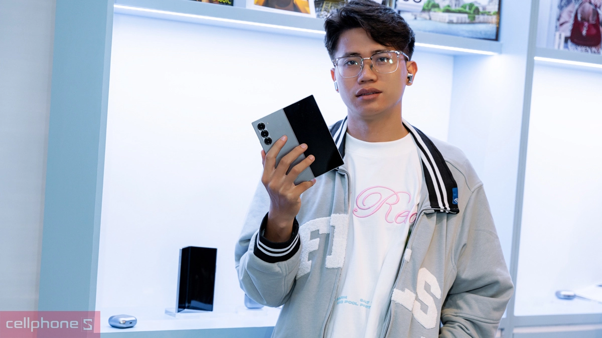 Samsung Z Fold mới ra mắt khi nào