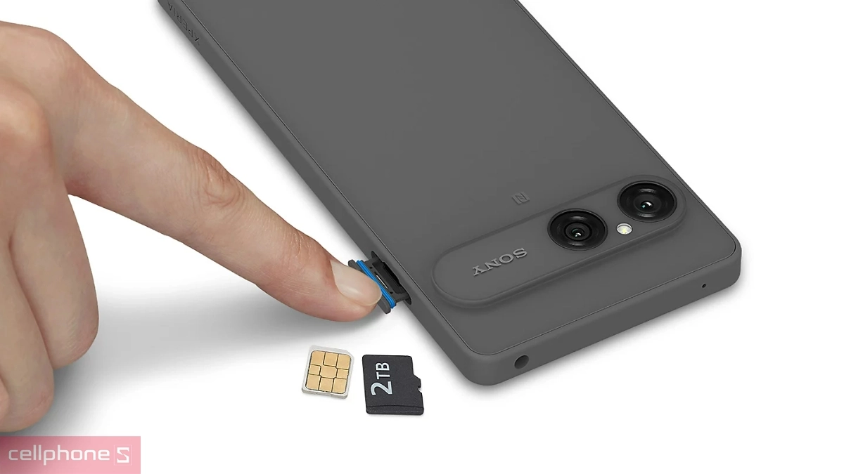 Sony Xperia 10 VIII hỗ trợ khe microSDXC mở rộng tối đa 2TB