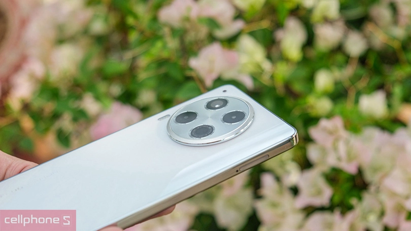 Giá Tecno Camon 30 bao nhiêu