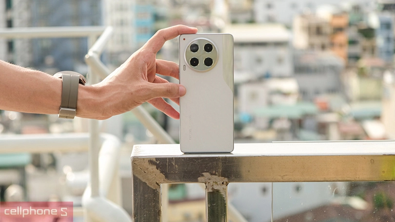 Vì sao nên mua điện thoại Tecno Camon 30