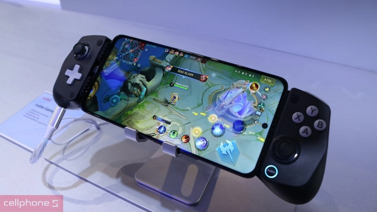 Trang bị cấu hình mạnh mẽ kết hợp quạt tản nhiệt chủ động