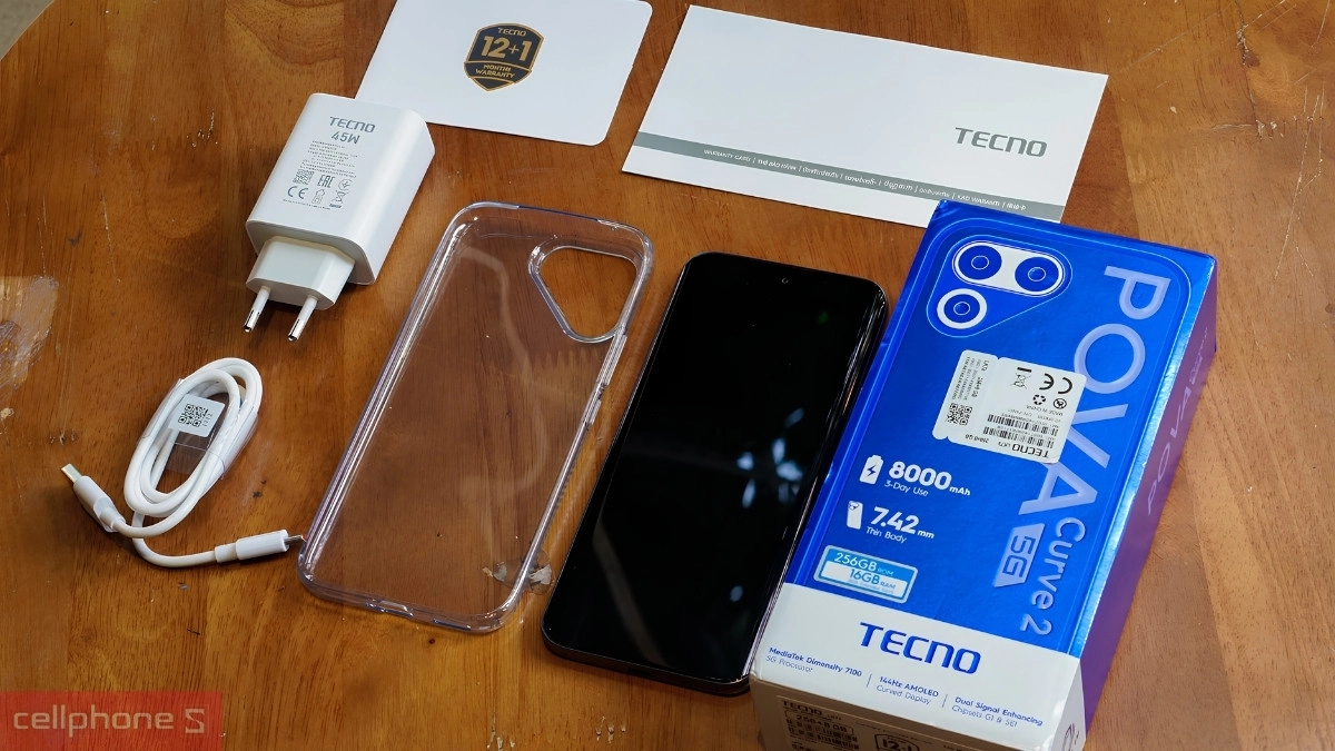 TECNO Pova Curve 2 cùng bộ phụ kiện đi kèm trong hộp