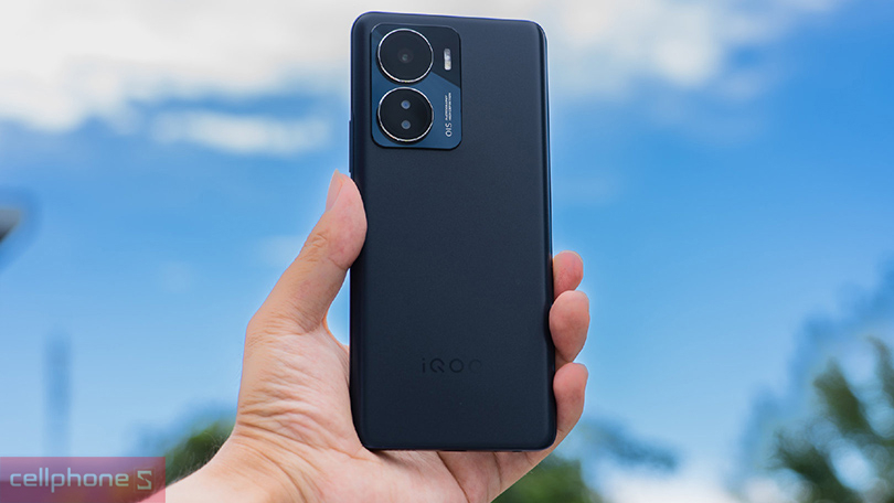 Giá và ngày ra mắt