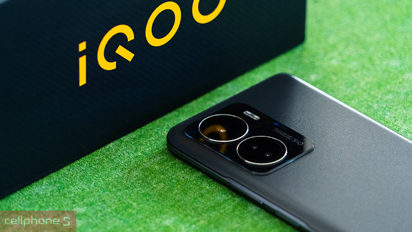 iQOO Z6 – Thiết kế sang trọng, dung lượng pin khủng