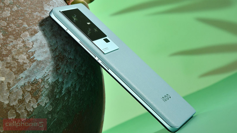 Thiết kế cao cấp với cảm giác cầm nắm thoải mái