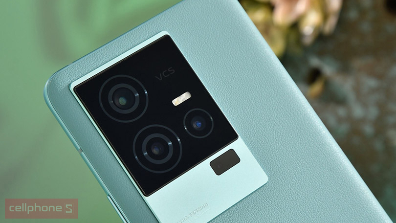 Vivo iQOO 11s - Hiệu năng mạnh mẽ với con chip Snapdragon hàng đầu