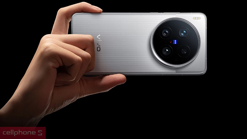 Thiết kế điện thoại vivo X200 Ultra