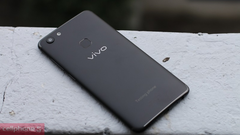 Vivo V7 giá bán bao nhiêu?