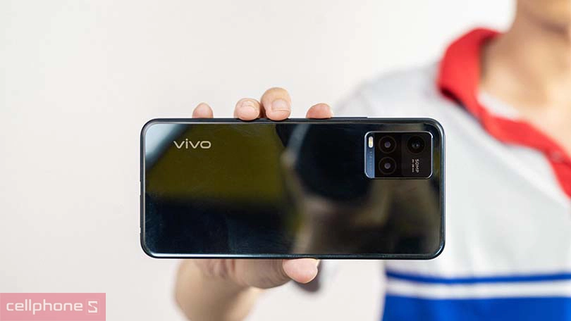 Viên pin dung lượng 5000 mAh, hỗ trợ sạc nhanh 18W và sạc ngược