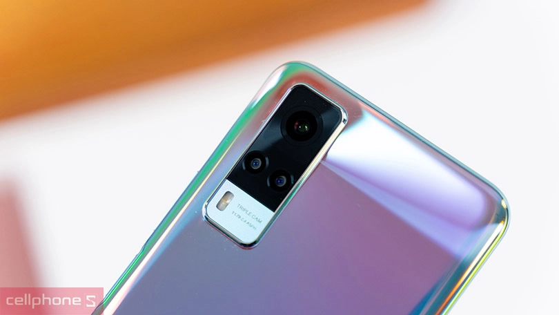 Mạnh mẽ với Chipset MediaTek MT6853 Dimensity 720 5G, RAM 8GB