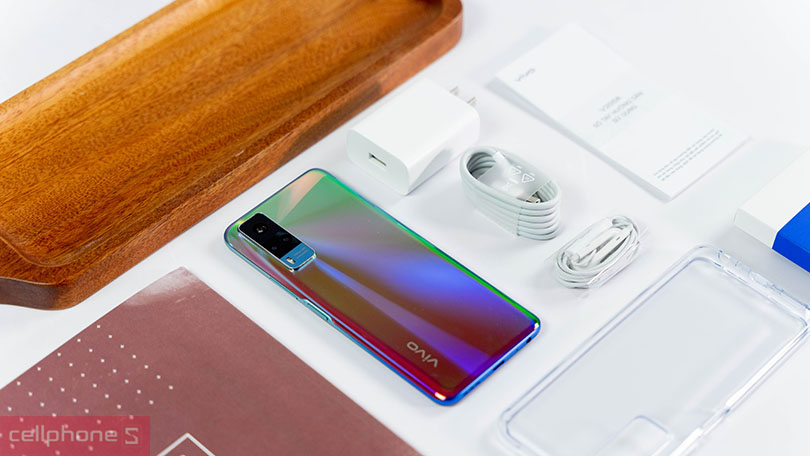 Dung lượng pin 5000mAh, sạc nhanh 18W