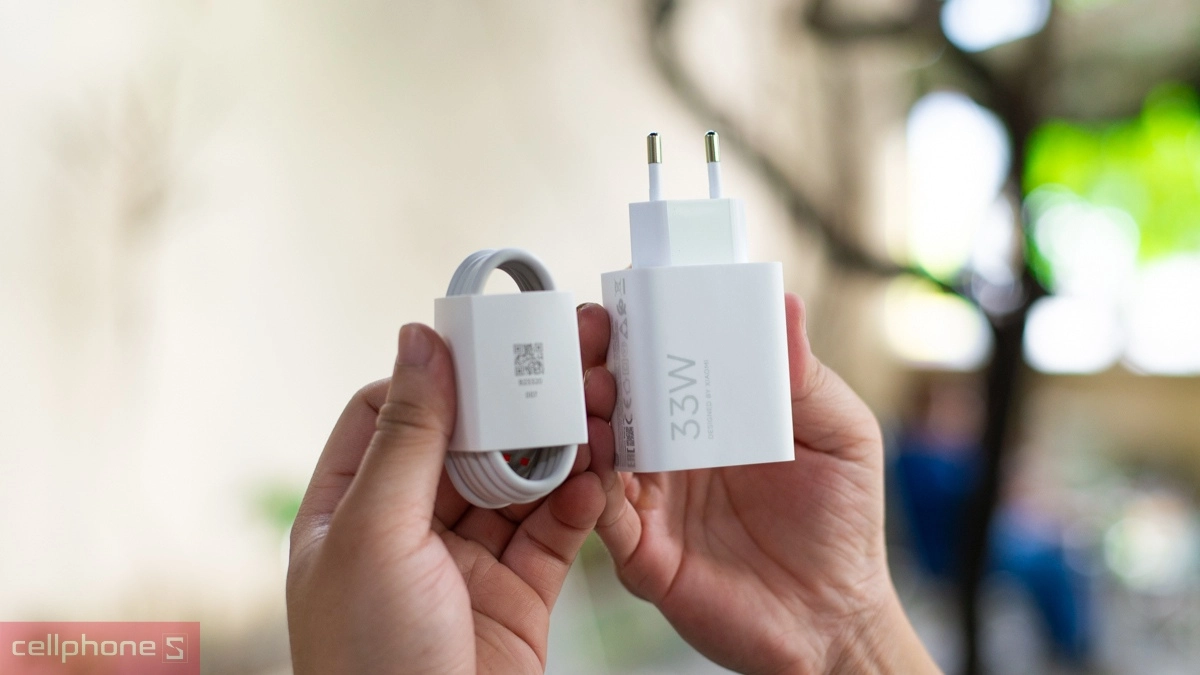 Sạc nhanh 33W rút ngắn đáng kể thời gian chờ