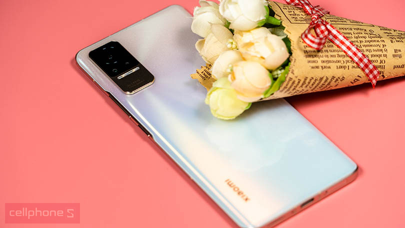 Pin đủ dùng, sạc siêu tốc