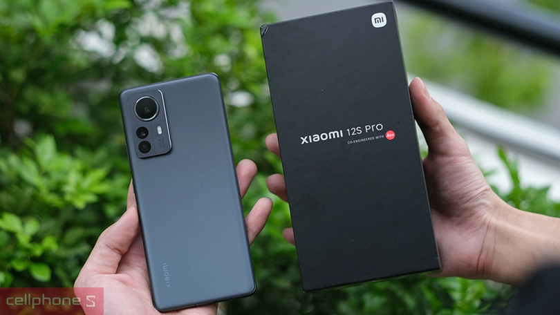 Giá bán và ngày ra mắt 