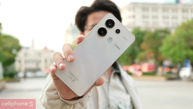 Redmi note 13 thiết kế hiện đại Thiết kế vuông vức, hiện đại của redmi note 13