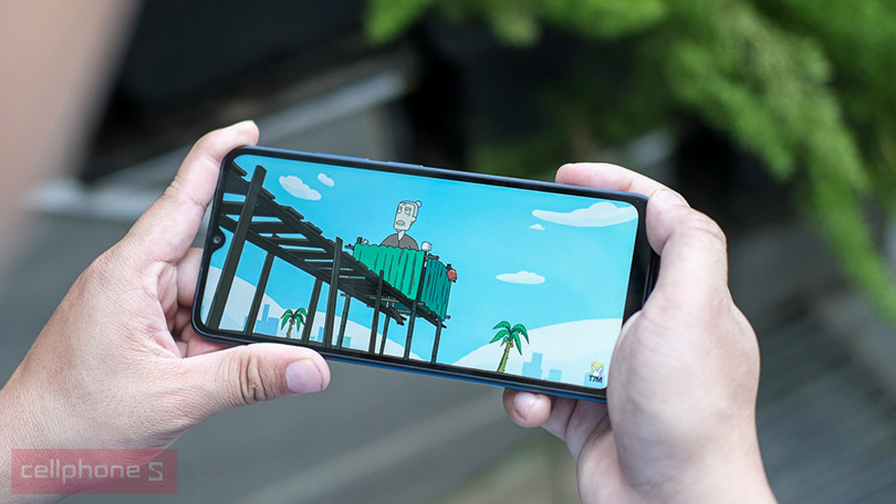 Pin khổng lồ 5000 mAh cùng chế độ siêu tiết kiệm năng lượng