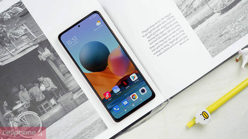 Màu sắc thương hiệu, màn hình AMOLED, 120 Hz