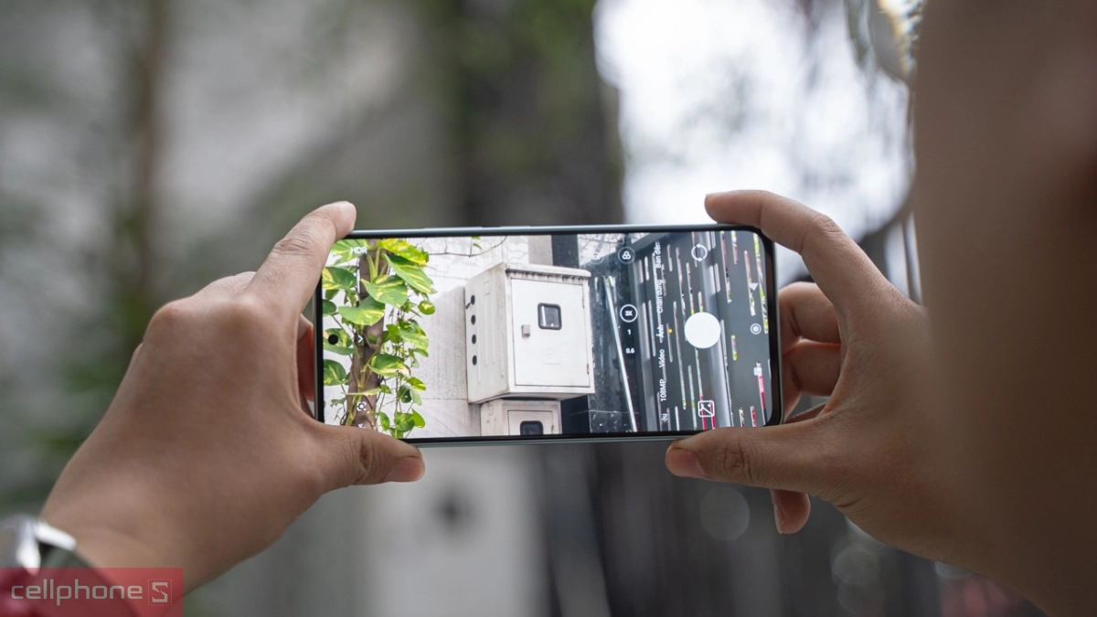 Camera chụp ảnh sang - xịn - mịn