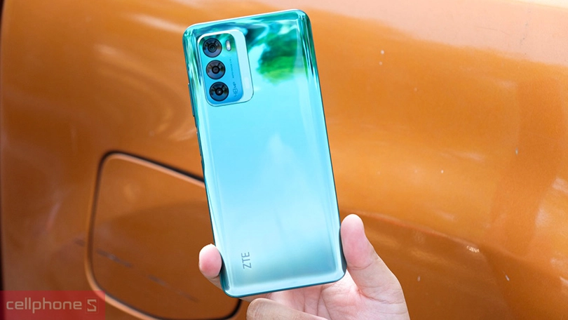 Giá bán điện thoại ZTE Blade V40 bao nhiêu