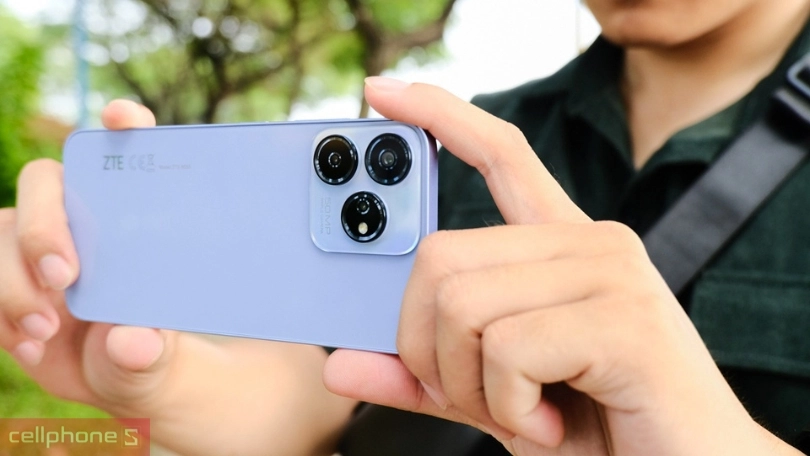 Camera ZTE Blade V50 Design