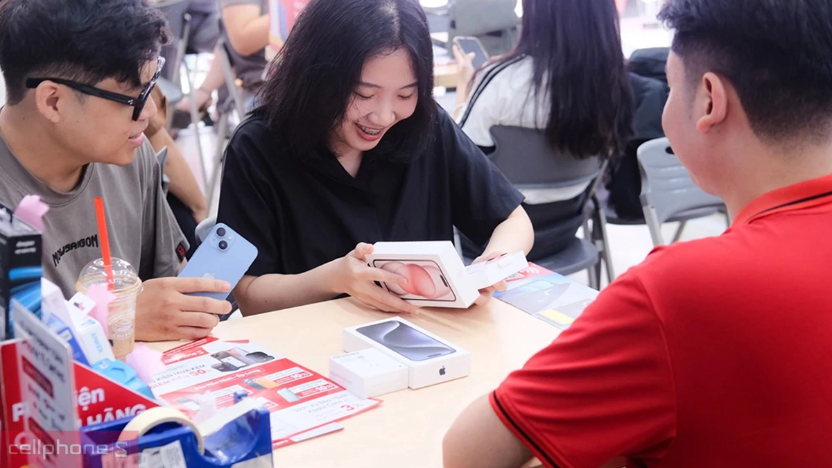 Mua điện thoại pin trâu tại cửa hàng điện thoại CellphoneS ngay