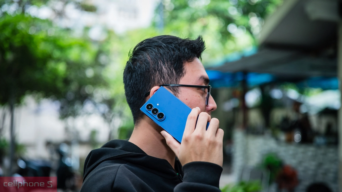 Điện thoại Samsung Galaxy gập mới dự kiến hỗ trợ eSIM, 5G và NFC đầy đủ