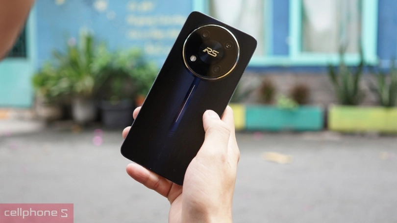 Thiết kế điện thoại Itel RS4