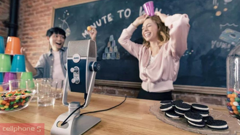 Micro thu âm AKG