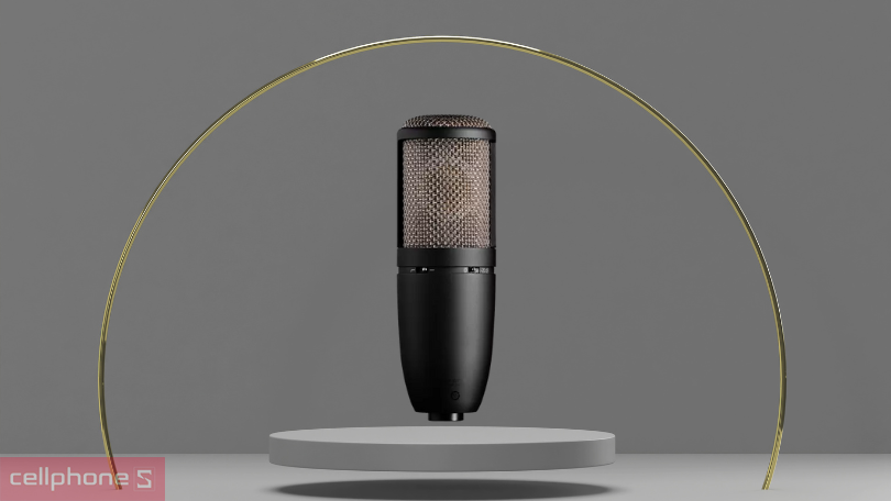 AKG P420