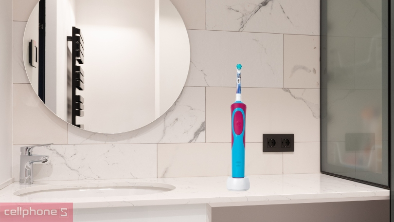 Bàn chải điện Oral B Vitality D12 Disney Frozen - Bảo vệ răng miệng cho bé yêu