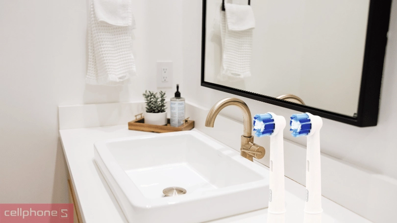 Thiết kế bàn chải điện ORAL-B Precision Clean EB20