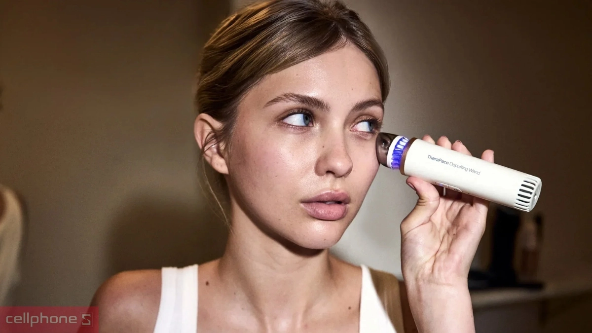 Công nghệ nhiệt nóng và lạnh của Máy massage đẩy tinh chất TheraFace Depuffing Wand
