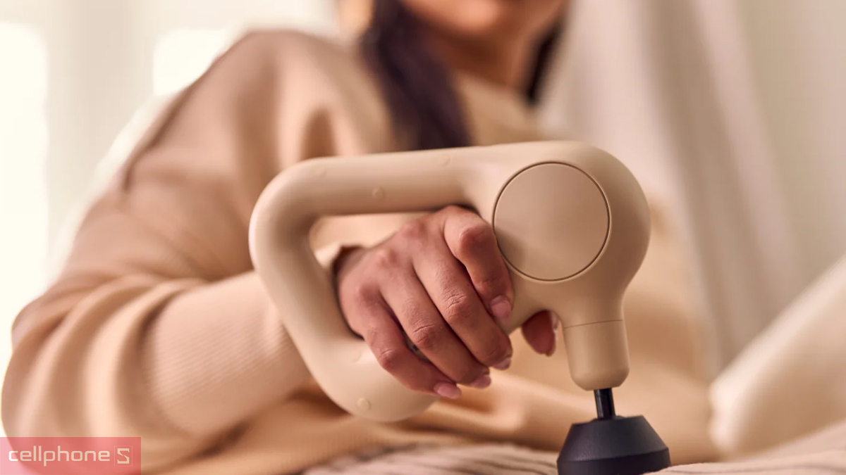 Máy massage Therabody Theragun Relief với thiết kế công thái học