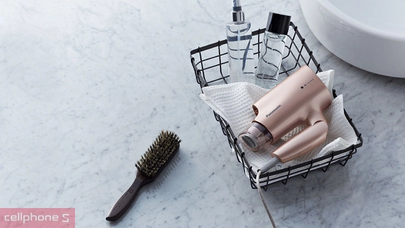 Máy sấy tóc Panasonic có đặc điểm gì nổi bật