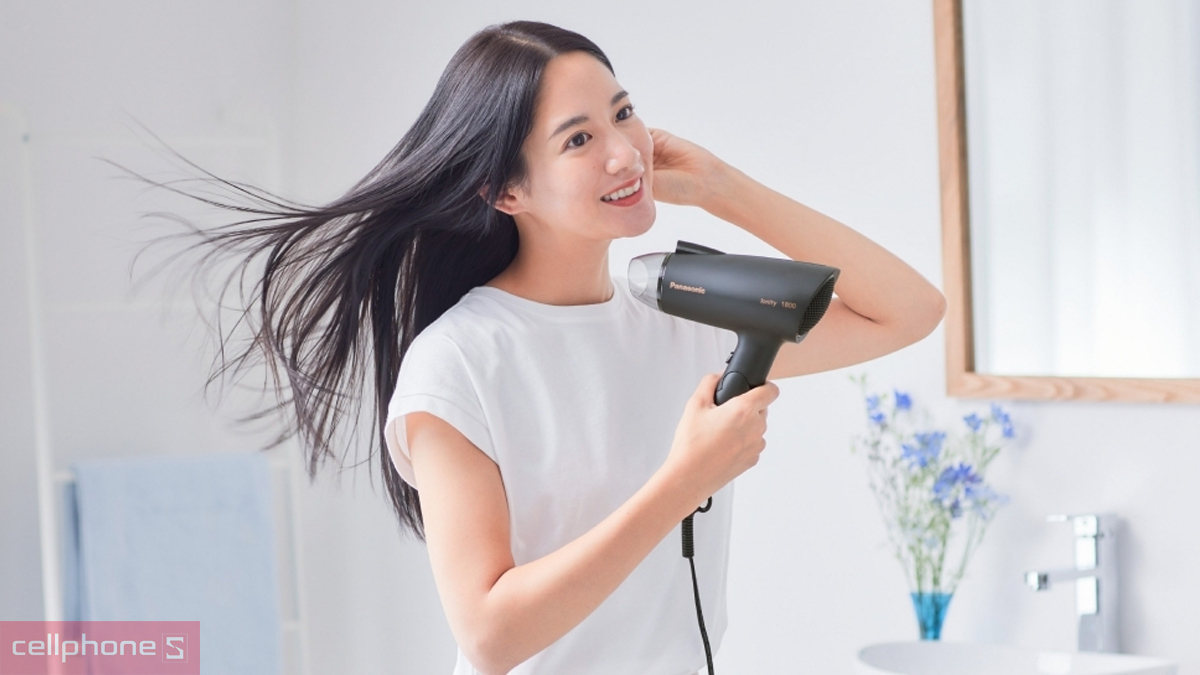 Công nghệ, hiệu suất sấy của máy sấy tóc Panasonic EH-NE27-K645 1800W