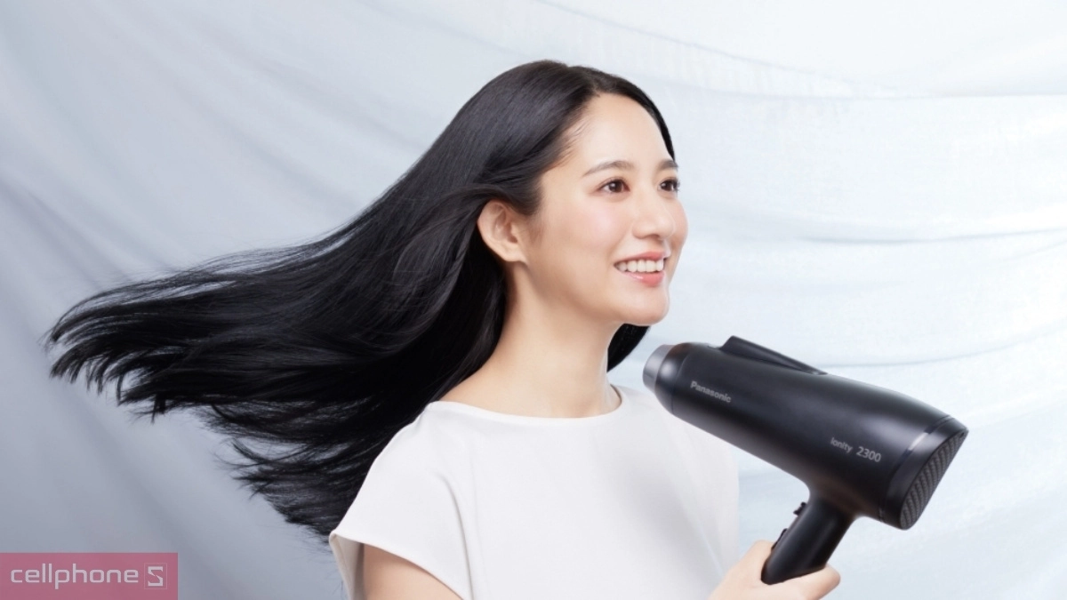 Công suất sấy mạnh mẽ, bảo vệ tóc của máy sấy tóc Panasonic Ionity EH-NE85-K645 2300W
