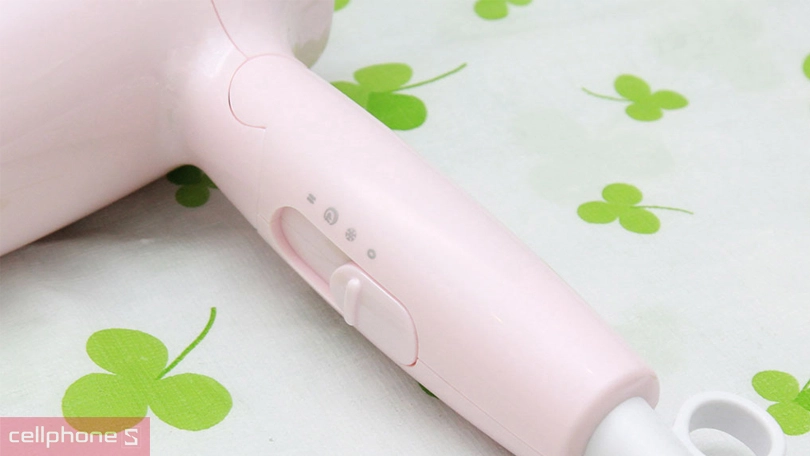 Một số lưu ý quan trọng khi sử dụng máy sấy tóc Philips BHC010 an toàn