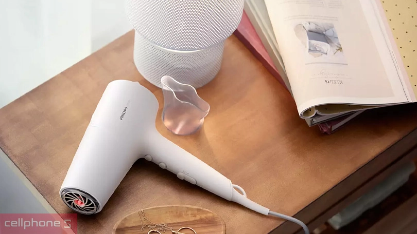 Thiết kế máy máy sấy tóc Philips BHD500/00 2100W