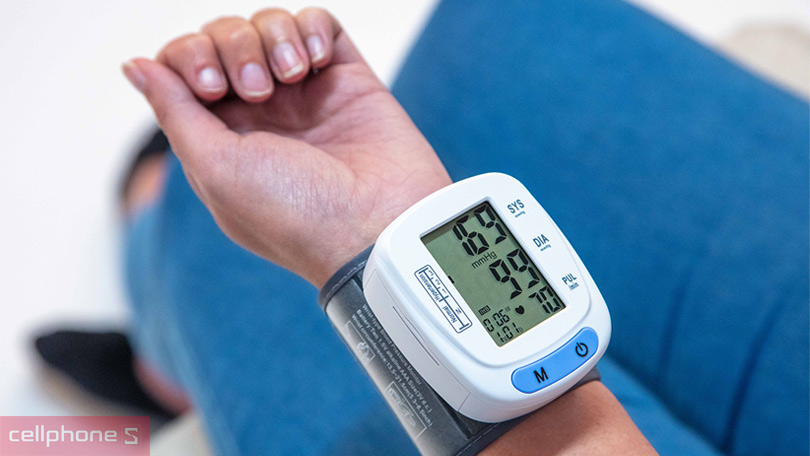 Nguyên lý hoạt động của máy đo huyết áp cổ tay