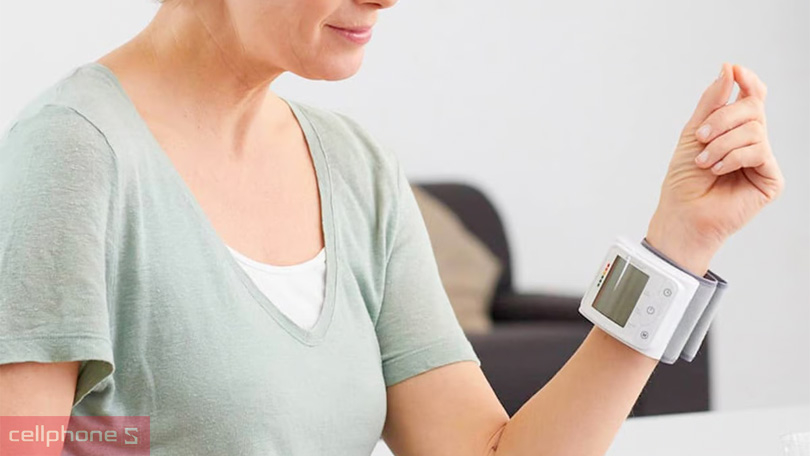 Máy đo huyết áp cổ tay có độ chính xác cao