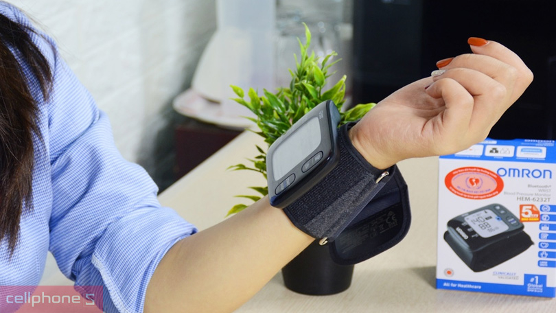 Hướng dẫn cách chọn máy đo huyết áp OMRON