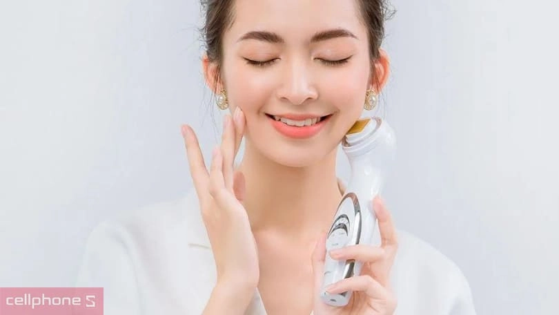 Máy massage mặt giúp cải thiện sắc tố cho da