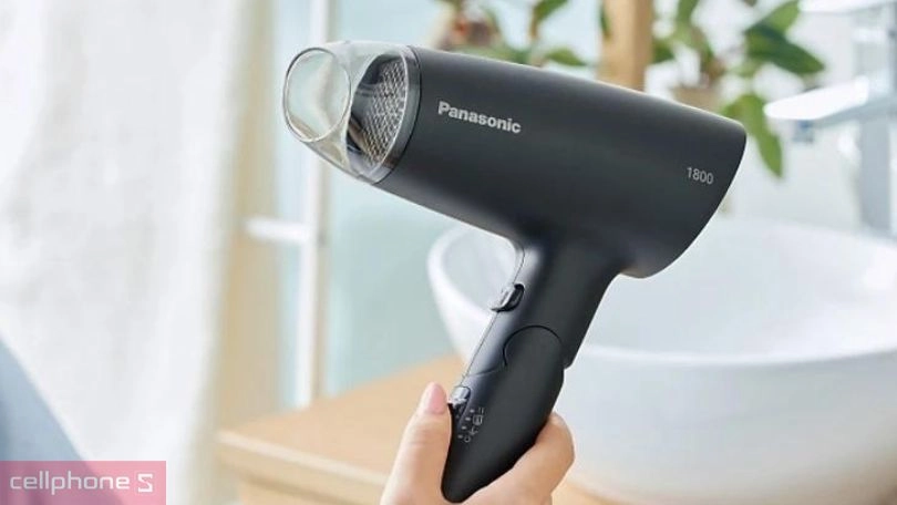 Vì sao nên mua máy sấy tóc Panasonic EH-ND37-K645