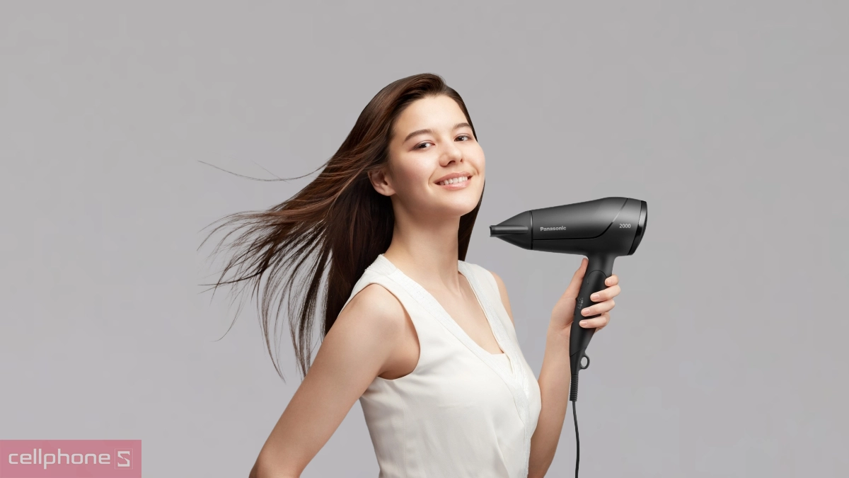 Máy sấy tóc Panasonic EH-ND65-K645 2000W có chế độ bảo vệ nhiệt tiên tiến