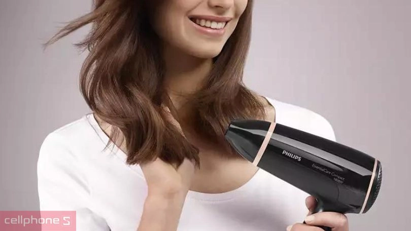 Vì sao nên mua máy sấy tóc Philips BHD004/00?
