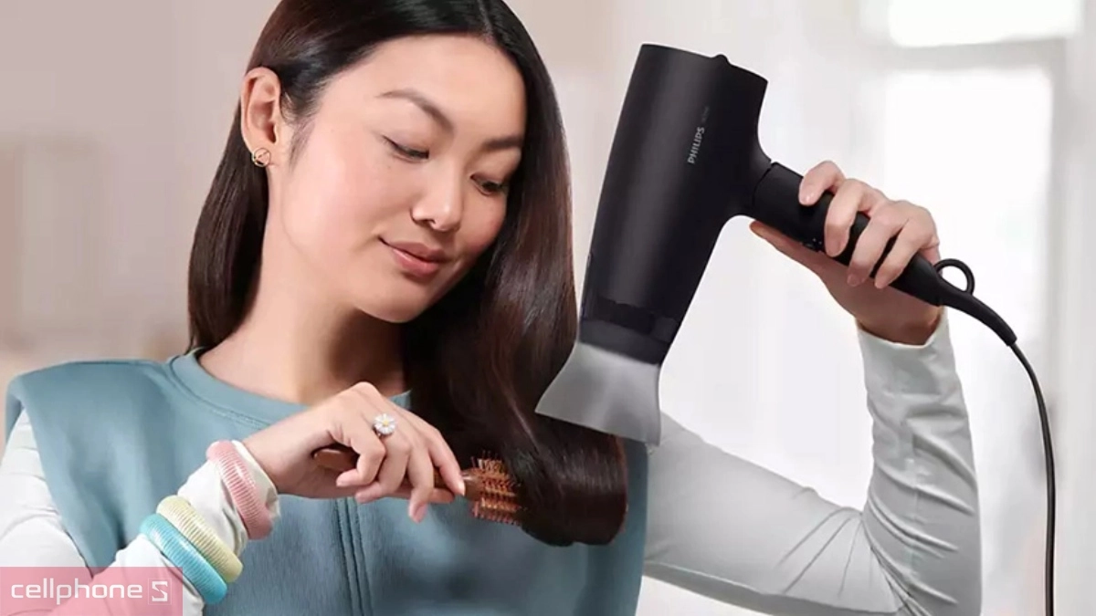 Phụ kiện đi kèm máy sấy tóc Philips BHD308/10 1600W