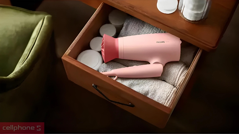 Máy sấy tóc Philips BHP398/00: thiết kế gập gọn gọn với công suất sấy mạnh mẽ 1600W